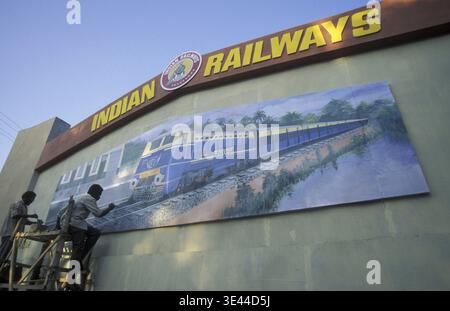 La stazione ferroviaria nella città di Kochi o Cochin nella provincia del Kerala in India. India, Cochin, aprile 1998 Foto Stock