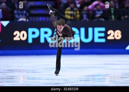 Praga, Repubblica Ceca. 26 marzo 2026. Nika Egadze della Georgia si esibisce durante il breve programma maschile dei Campionati del mondo di pattinaggio di figura ISU 2026 a Praga, Repubblica Ceca, 26 marzo 2026. Crediti: Zhang Haofu/Xinhua/Alamy Live News Foto Stock