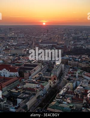 Vista del tramonto su Monaco, Germania Foto Stock
