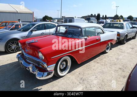 Auto d'epoca Chevrolet bel Air 2 rossa e bianca a due porte o a due porte, a partire dai primi anni '1950 Foto Stock