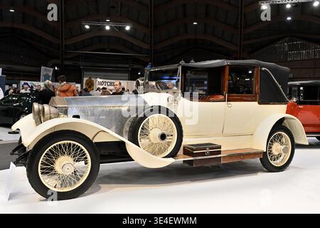 Classic o Vintage Rolls-Royce Silver Ghost 1921 in mostra a un Salone dell'automobile d'epoca. La Silver Ghost fu prodotta dal 1906 al 1926. Foto Stock