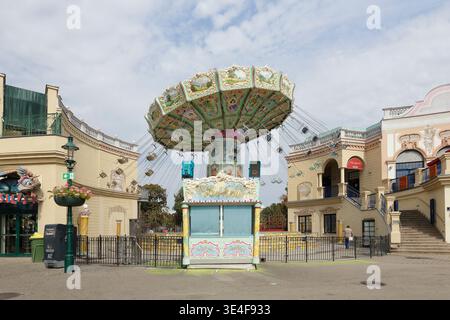 Giro in dondolo al parco divertimenti Prater, Vienna, Austria Foto Stock