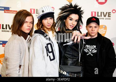 Georg Listing, Tom Kaulitz, Bill Kaulitz e Gustav Schäfer del Tokio Hotel alla sesta cerimonia di premiazione del 1Live Krone 2006 nella Jahrhunderthalle. Bochum, 07.12.2006 anni Foto Stock