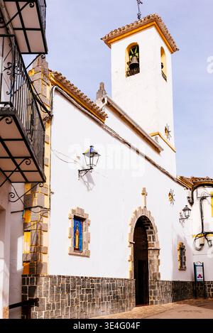 Chiesa di Santa Rosa de Lima, costruita nel XVI secolo sui resti della moschea della città vecchia. Dalla vecchia chiesa è stata conservata solo la torre, la Foto Stock