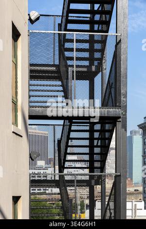 Brooklyn, NY / USA - LUGLIO 31 2018: Scalinata esterna a Dumbo Foto Stock