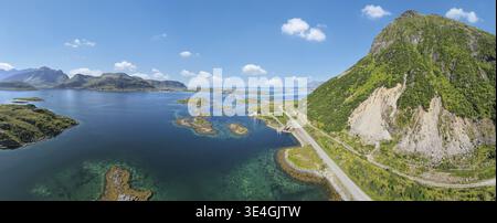 Veduta aerea dei ponti di Fredvang, Fredvang, Lofoten, Norvegia Foto Stock