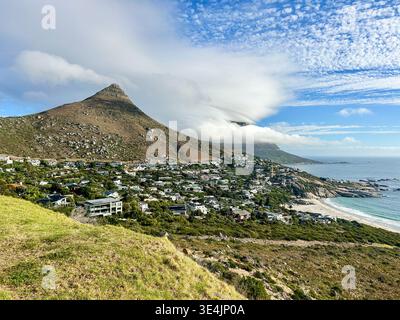 Llandudno, un isolato sobborgo e spiaggia sul litorale Atlantico di Capetown tra Hout Bay e Camps Bay. Foto Stock