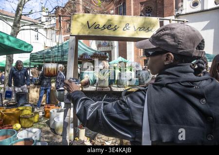 Milano, Italia. 28 marzo 2026. Milano, Piazza San Marco, Floralia, a sostegno dell'organizzazione no-profit per il recupero di giovani e adulti Credit: Independent Photo Agency/Alamy Live News Foto Stock