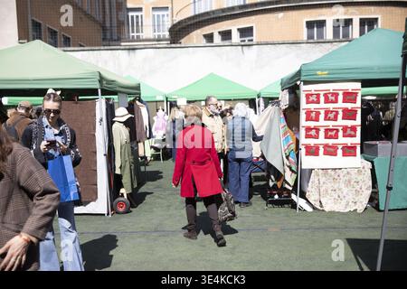 Milano, Italia. 28 marzo 2026. Milano, Piazza San Marco, Floralia, a sostegno dell'organizzazione no-profit per il recupero di giovani e adulti Credit: Independent Photo Agency/Alamy Live News Foto Stock