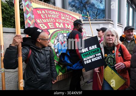 Londra, Regno Unito. 28 marzo 2026. Le persone dell'Alleanza insieme marciano contro l'estrema destra. Crediti: Matthew Chattle/Alamy Live News Foto Stock