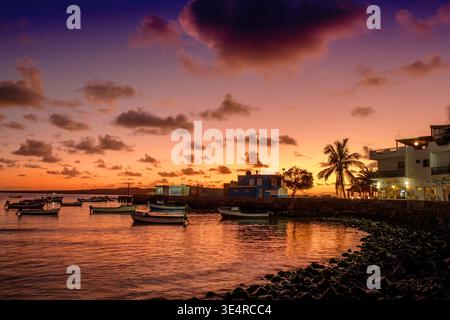 Tramonto sul lungomare , Sal Rei, Boa Vista, Capo Verde / Isole Cabo Verde Foto Stock