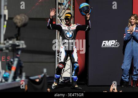 Portimao, Portogallo. 29 marzo 2026. Circuito internazionale dell'Algarve, Portimao, Portogallo. Miguel Oliveira del ROKIT BMW Motorrad WorldSBK Team celebra il terzo posto sul podio del Campionato Mondiale Superbike SBK Motul FIM round 2 al circuito Internazionale di Algarve, Portimao, Portogallo crediti: Nuno Pires Veloso | Morse Images crediti: Nuno Pires Veloso/Alamy Live News Foto Stock