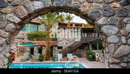 Piscina presso l'Historic Hotel, Death Valley National Park, California, Stati Uniti Foto Stock