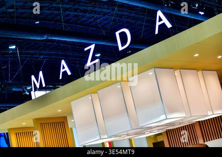 Thailandia - 26 marzo 2026: Logo Mazda al Salone Internazionale dell'automobile di Bangkok 47, presso L'IMPACT Challenger Hall, Muang Thong Thani. Foto Stock