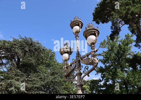 Lampione in stile vintage, città di Tolosa, dipartimento dell'alta Garonna, Francia Foto Stock