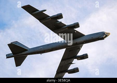 Bombardiere B-52H Stratofortress dell'aeronautica STATUNITENSE proveniente dalla base aerea di Barksdale in volo. Sanicole, Belgio - 13 settembre 2019 Foto Stock