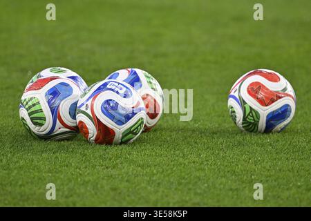 Adidas FIFA World Cup TRIONDA PRO Match Ball, palle su erba calcio DFB International Match Germania GER vs Ghana GHA Friendly Match test Match MHP Foto Stock