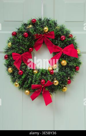 Decorazione dell'anello di natale appeso. Decorazioni natalizie all'aperto Foto Stock