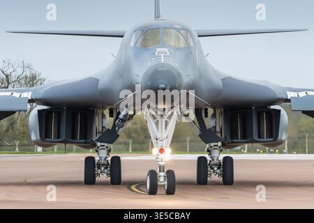 Il Rockwell B-1 Lancer, bombardiere pesante supersonico ad ala variabile, utilizzato dalla United States Air Force, soprannominato "Bone". Foto Stock