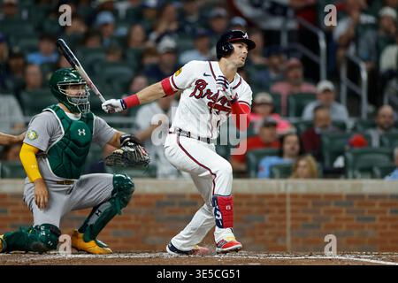 ATLANTA, GA - MARZO 31: Mike Yastrzemski (18) degli Atlanta Braves batte durante una partita contro gli Athletics il 31 marzo 2026 al Truist Park di Atlanta, Georgia. (Foto di Joe Robbins/immagine di Sport) Foto Stock