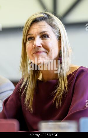 Hoogeveen, Paesi Bassi, 2026-04-01 13:04:48 HOOGEVEEN, 01-04-2026, Vepa Queen Máxima visita l'associazione Circulair Groningen Drenthe. L'associazione è composta da quasi duecento aziende e organizzazioni che investono nella transizione verso un'economia circolare nei Paesi Bassi settentrionali. La visita di lavoro inizia a Hoogeveen presso Vepa, un produttore di mobili per ufficio sostenibili. FOTO: NLBeeld/Patrick van Emst crediti: NL Beeld / Patrick van Emst Foto Stock