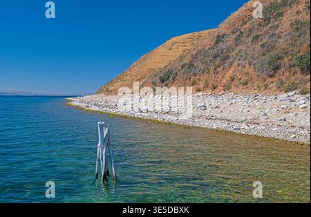 Costa solitaria sul lago Titicaca sull'Isla de la Luna in Bolivia Foto Stock