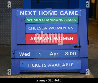 Londra, Regno Unito. 1 aprile 2026. LONDRA, INGHILTERRA - 1° APRILE: Vista generale fuori terra prima della partita di secondo livello della UEFA Womens Champions League 2025/26 tra Chelsea e Arsenal allo Stamford Bridge il 1° aprile 2026 a Londra, Inghilterra. Credito: SPP Sport Press Photo. /Alamy Live News Foto Stock