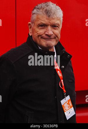 3 aprile 2026, VitrÃ, Bretagne, Francia: Bernard Thevenet durante l'Adélie de Vitré 2026, gara ciclistica UCI Europe Tour, Vitré - Vitré (174, 2 km) a Vitré, Francia - foto Laurent Lairys.Vincent (Credit Image: © Laurent Lairys/ZUMA Press Wire) SOLO USO EDITORIALE! Non per USO commerciale! Crediti: ZUMA Press, Inc./Alamy Live News Foto Stock