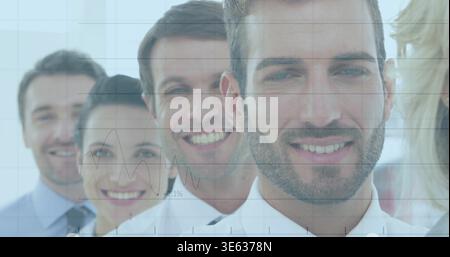Uomo in posa con barba in camicia bianca e cravatta in uno studio aziendale, con griglia sovrapposta Foto Stock