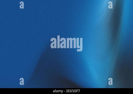 Un colore blu intenso con ombre su una superficie testurizzata che crea uno sfondo visivamente accattivante con una gamma di tonalità e toni blu Foto Stock
