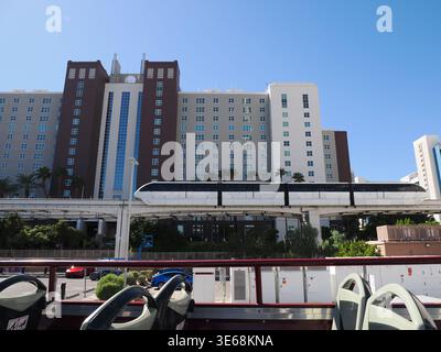 Vista della monorotaia di Las Vegas da un autobus scoperto Foto Stock