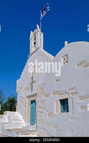 Chiesa di Agios Konstantinos a Parikia, Paros, Grecia - tradizionale Chiesa delle Cicladi esterna Foto Stock
