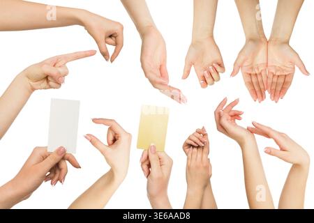 Giovane sorpreso che mostra shock con capelli ricci su sfondo blu Foto Stock
