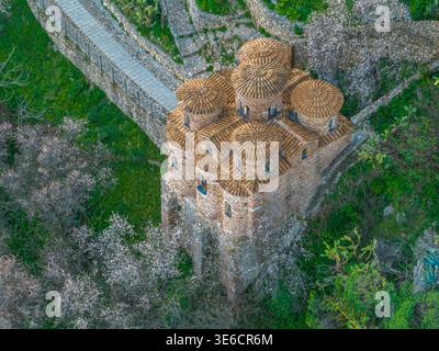 Veduta aerea della Cattolica di stilo è una chiesa bizantina nel comune di stilo, Reggio Calabria, Italia meridionale. È un monumento nazionale Foto Stock