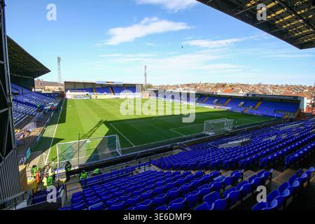 Birkenhead, Regno Unito. 6 aprile 2026. EFL Skybet Football League Two Match, Tranmere Rovers contro Colchester United a Prenton Park, Birkenhead, Wirral lunedì 6 aprile 2026. Questa immagine può essere utilizzata solo per scopi editoriali. Solo per uso editoriale, .pic di Chris Stading/ credito: Andrew Orchard fotografia sportiva/Alamy Live News Foto Stock