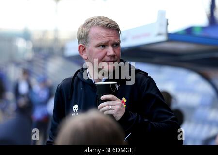 Birkenhead, Regno Unito. 6 aprile 2026. Pete Wild, il manager dei Tranmere Rovers guarda. EFL Skybet Football League Two Match, Tranmere Rovers contro Colchester United a Prenton Park, Birkenhead, Wirral lunedì 6 aprile 2026. Questa immagine può essere utilizzata solo per scopi editoriali. Solo per uso editoriale, .pic di Chris Stading/ credito: Andrew Orchard fotografia sportiva/Alamy Live News Foto Stock