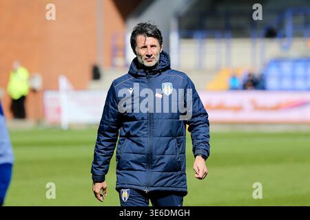 Birkenhead, Regno Unito. 6 aprile 2026. Danny Cowley, il direttore del Colchester United guarda. EFL Skybet Football League Two Match, Tranmere Rovers contro Colchester United a Prenton Park, Birkenhead, Wirral lunedì 6 aprile 2026. Questa immagine può essere utilizzata solo per scopi editoriali. Solo per uso editoriale, .pic di Chris Stading/ credito: Andrew Orchard fotografia sportiva/Alamy Live News Foto Stock