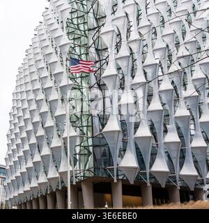 Veduta dettagliata dell'Ambasciata degli Stati Uniti a Londra, Embassy Gardens, Nine Elms, Regno Unito Foto Stock