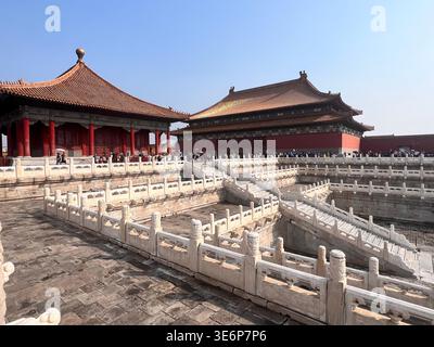 Terrazze in marmo e sale del palazzo all'interno della città Proibita di Pechino, Cina. Foto Stock