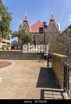 Edificio storico di Old Main nel campus della Texas State University a San Marcos Foto Stock