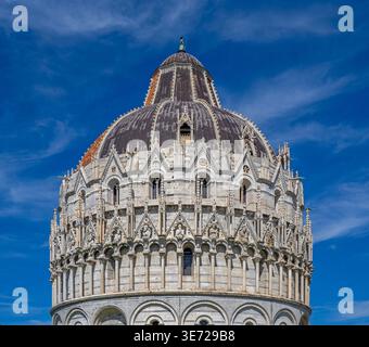 Il Battistero della Cattedrale di Pisa, Toscana, Italia Foto Stock