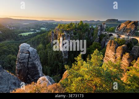 Bastei Bridge, Bastei, Svizzera Sassone National Park, in Sassonia, Germania Foto Stock