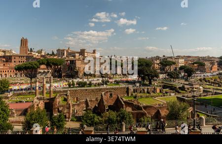 vista panoramica aerea panoramica del foro Romano in primavera, Roma, Italia Foto Stock