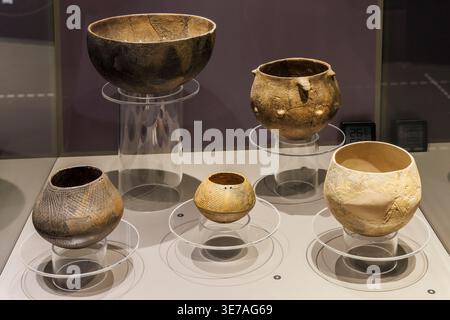 Cultura Bukk ceramica archeologica in esposizione al museo, Parco Nazionale di Bükk, Ungheria Foto Stock