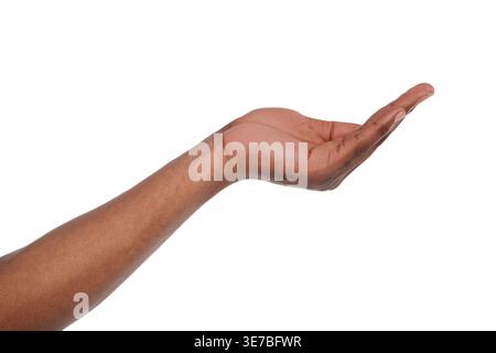 Mano dell'uomo Nero che tiene il palmo vuoto su sfondo bianco in studio Foto Stock