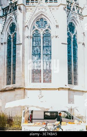 A Bordeaux, l'08, 30, 2025 Cathédrale-Primatiale Saint-André, cattedrale di Sant'Andrea Foto Stock