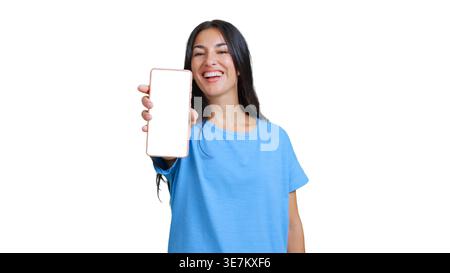 Donna sorridente che tiene in mano lo smartphone con schermo vuoto Foto Stock