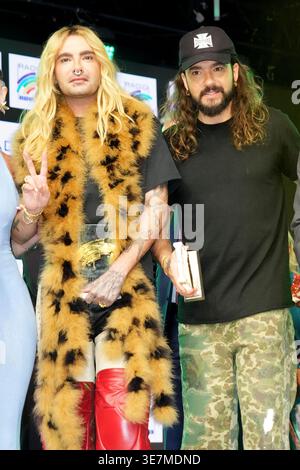 Bill Kaulitz e Tom Kaulitz durante il radio Regenbogen Award 2026 all'Europa-Park il 10 aprile 2026 a Rust, Germania Foto Stock