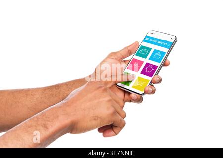 Mani di Black man che utilizza lo smartphone con applicazione per portafoglio digitale su sfondo bianco in studio Foto Stock