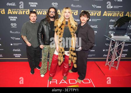 Tokio Hotel, Gustav Schaefer, Tom Kaulitz Bill Kaulitz e Georg Listing durante il radio Regenbogen Award 2026 all'Europa-Park il 10 aprile 2026 a Rust, Germania radio Regenbogen Award all'Europapark di Rust, Germania *** Tokio Hotel, Gustav Schaefer, Tom Kaulitz Bill Kaulitz e Georg Listing durante il radio Regenbogen Award 2026 all'Europa Park il 10 aprile 2026 all'Europaparbogen Award in Germania Foto Stock